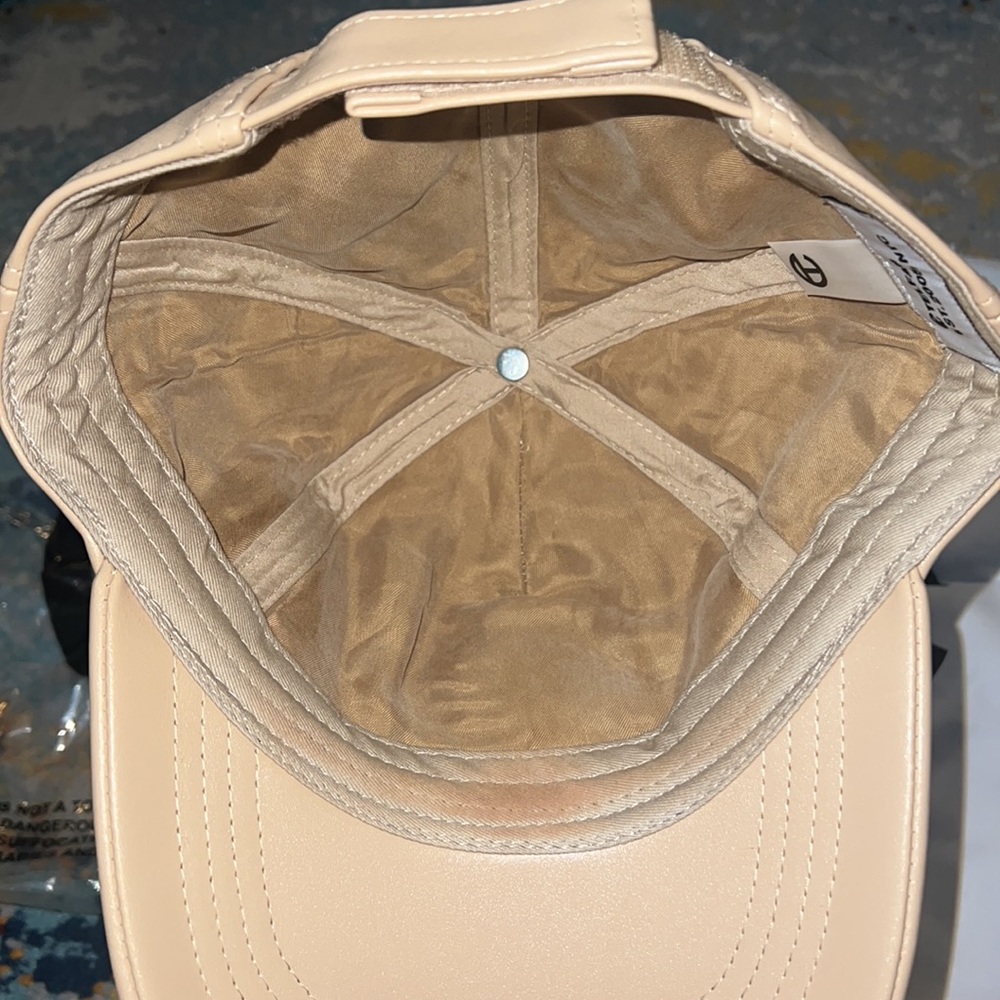 Telfar Hat - Picture 4 of 7